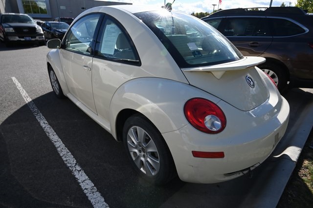 2010 Volkswagen Beetle 2.5L photo 6
