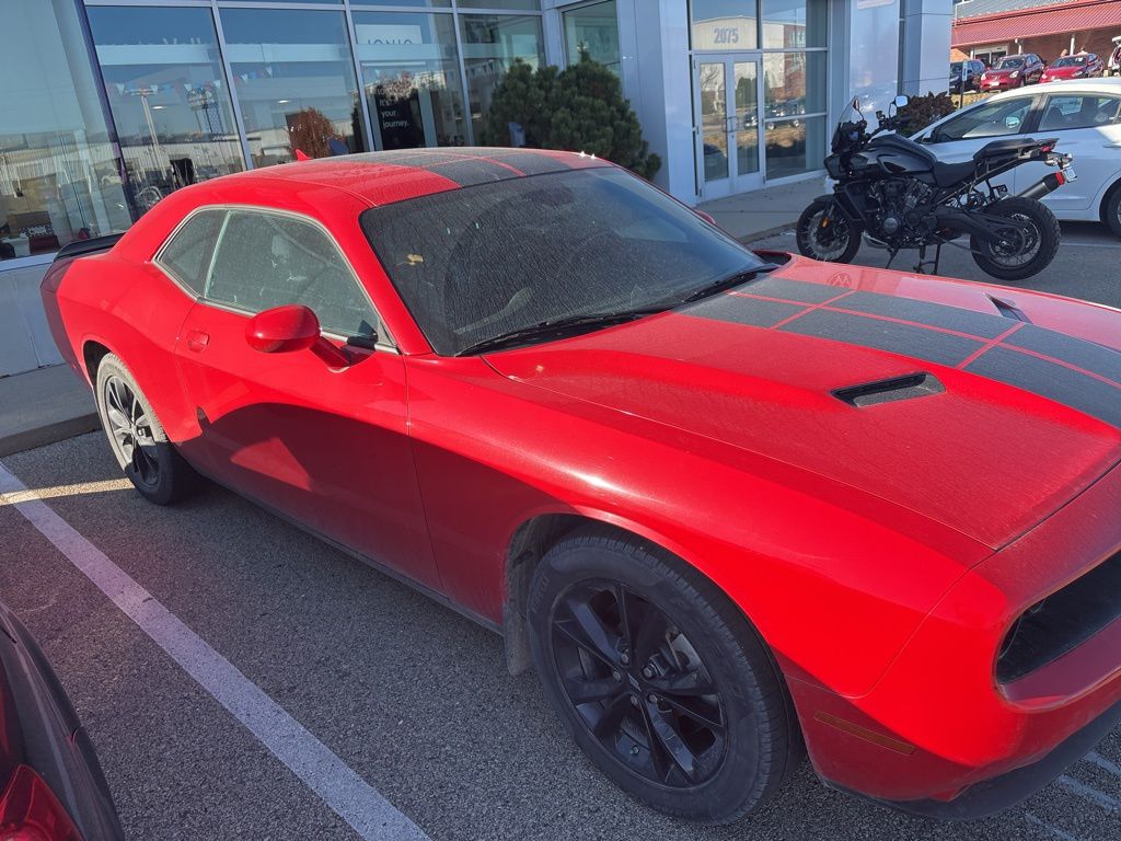 2023 Dodge Challenger SXT photo 3