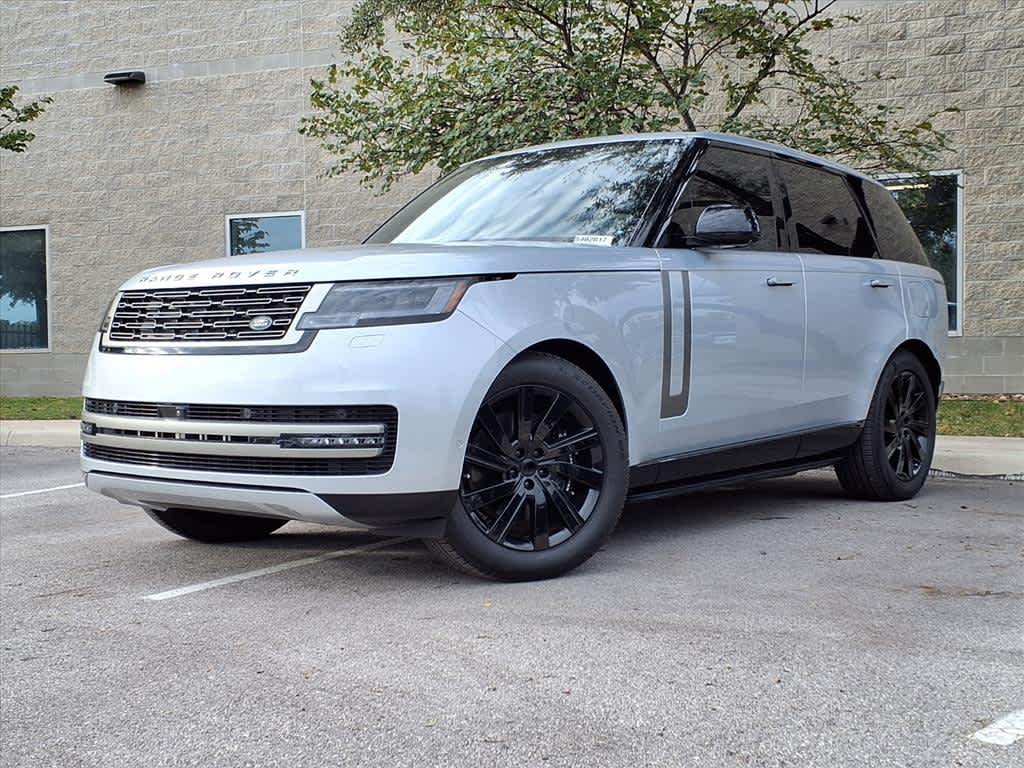 2025 Land Rover Range Rover SE's photo