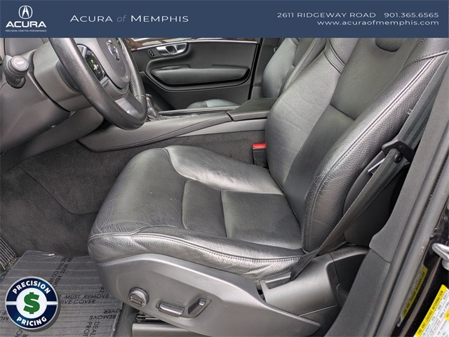 2019 Volvo XC90 T6 Momentum photo 18