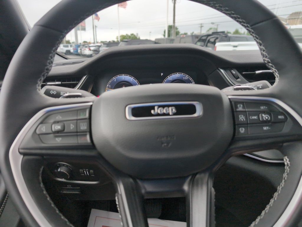 2025 Jeep Grand Cherokee Altitude X photo 16