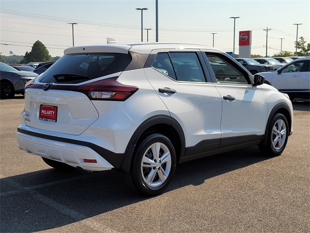 2025 Nissan Kicks Play S photo 2