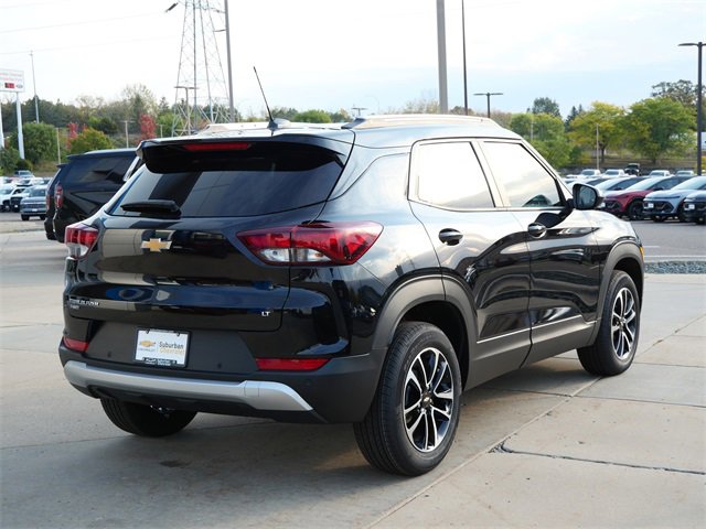 2026 Chevrolet Trailblazer LT photo 2