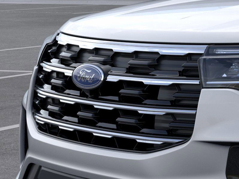 2025 Ford Explorer photo 14