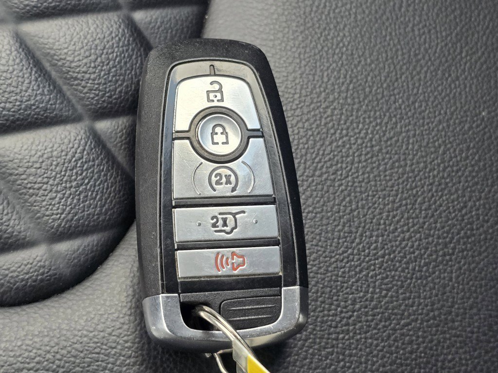 2024 Ford Edge Titanium photo 29