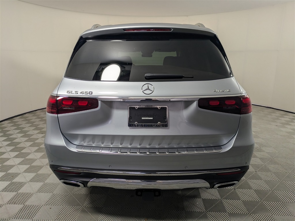 2026 Mercedes Benz GLS 450 4MATIC photo 4