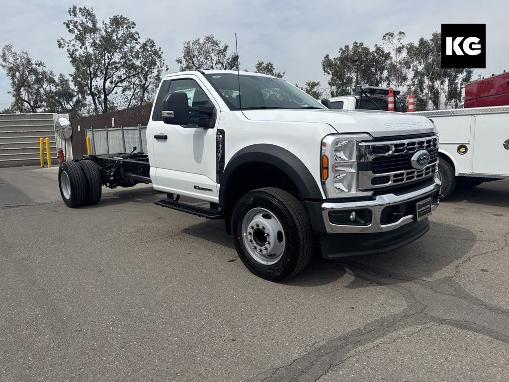 2025 Ford F-600 Super Duty Chassis Cab XL's photo