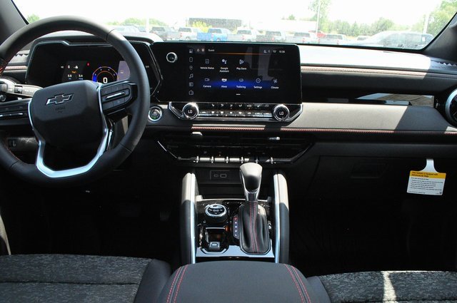 2025 Chevrolet Colorado Z71 photo 13