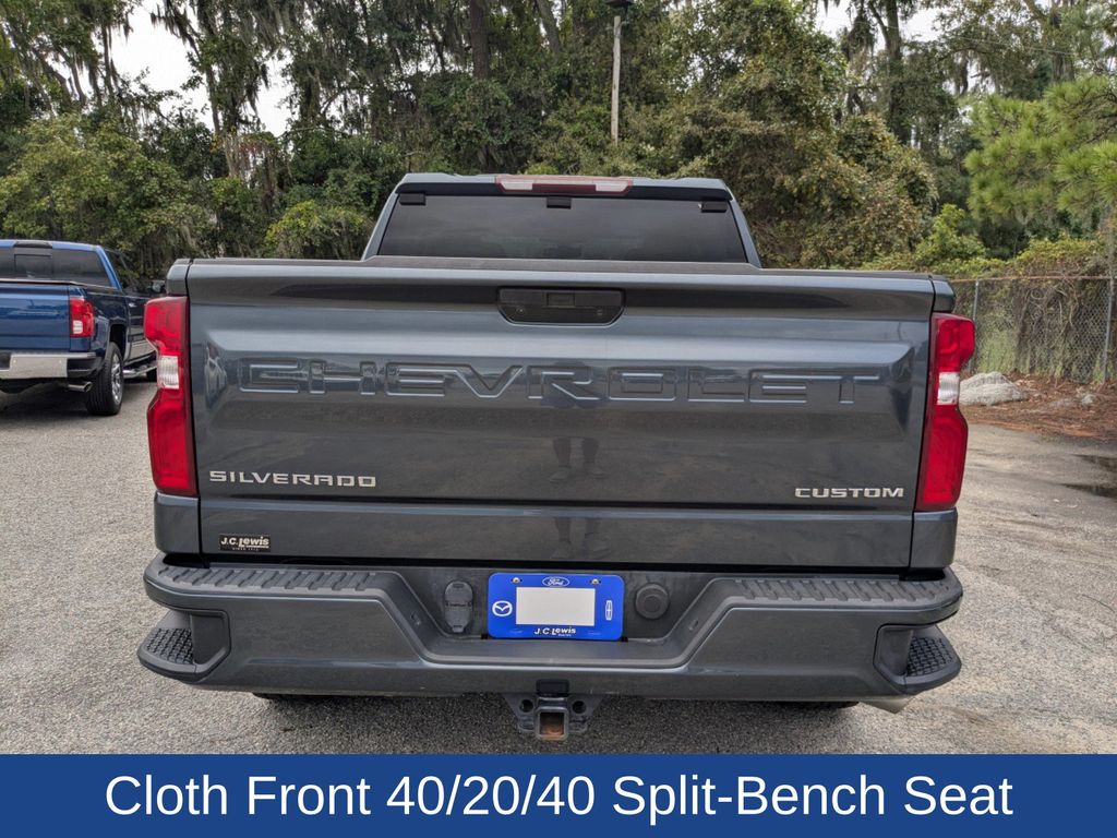 2020 Chevrolet Silverado 1500 Custom photo 3