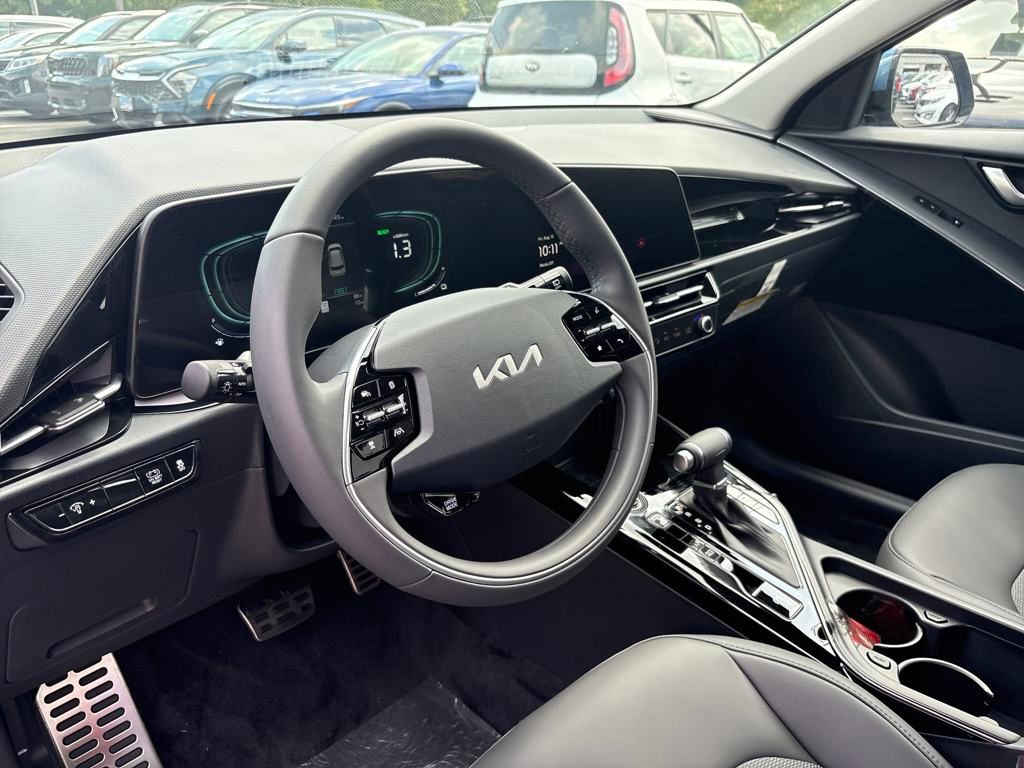 2025 Kia Niro EX Touring photo 13