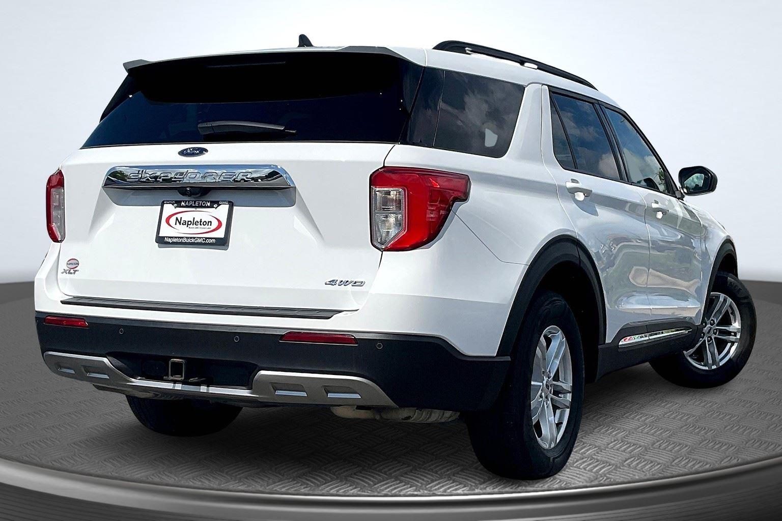 2022 Ford Explorer XLT photo 2