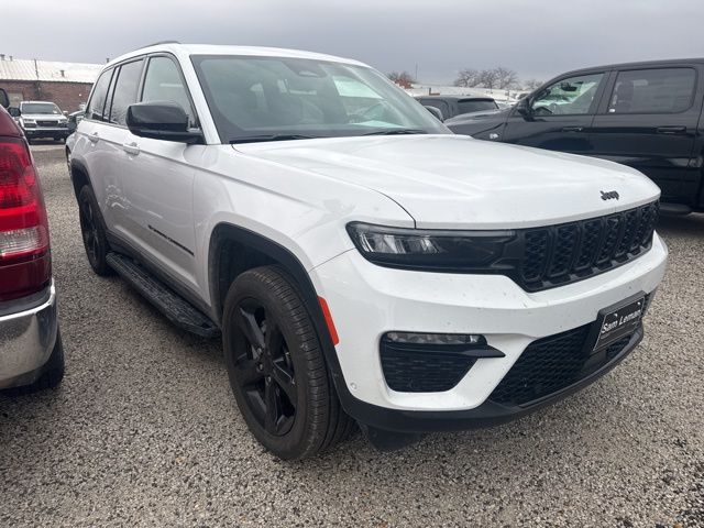 2025 Jeep Grand Cherokee Limited photo 4