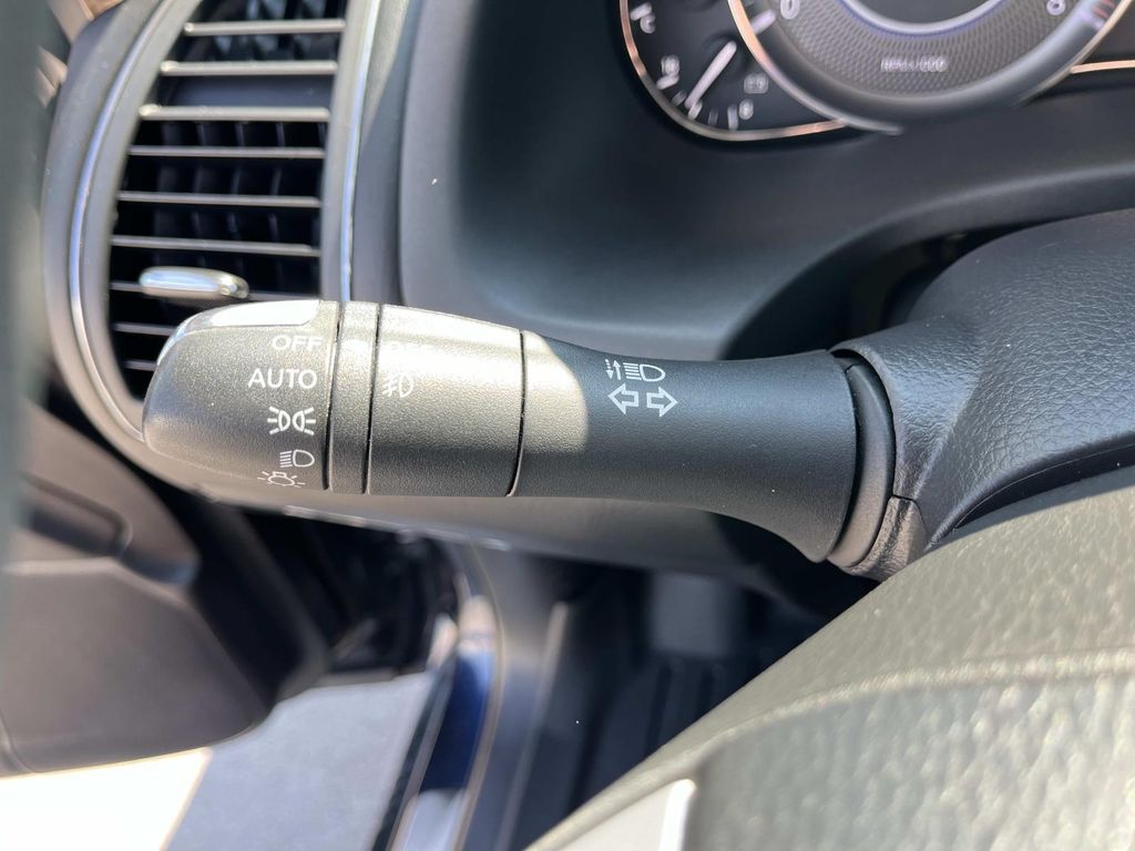 2015 Infiniti QX80 Base photo 21