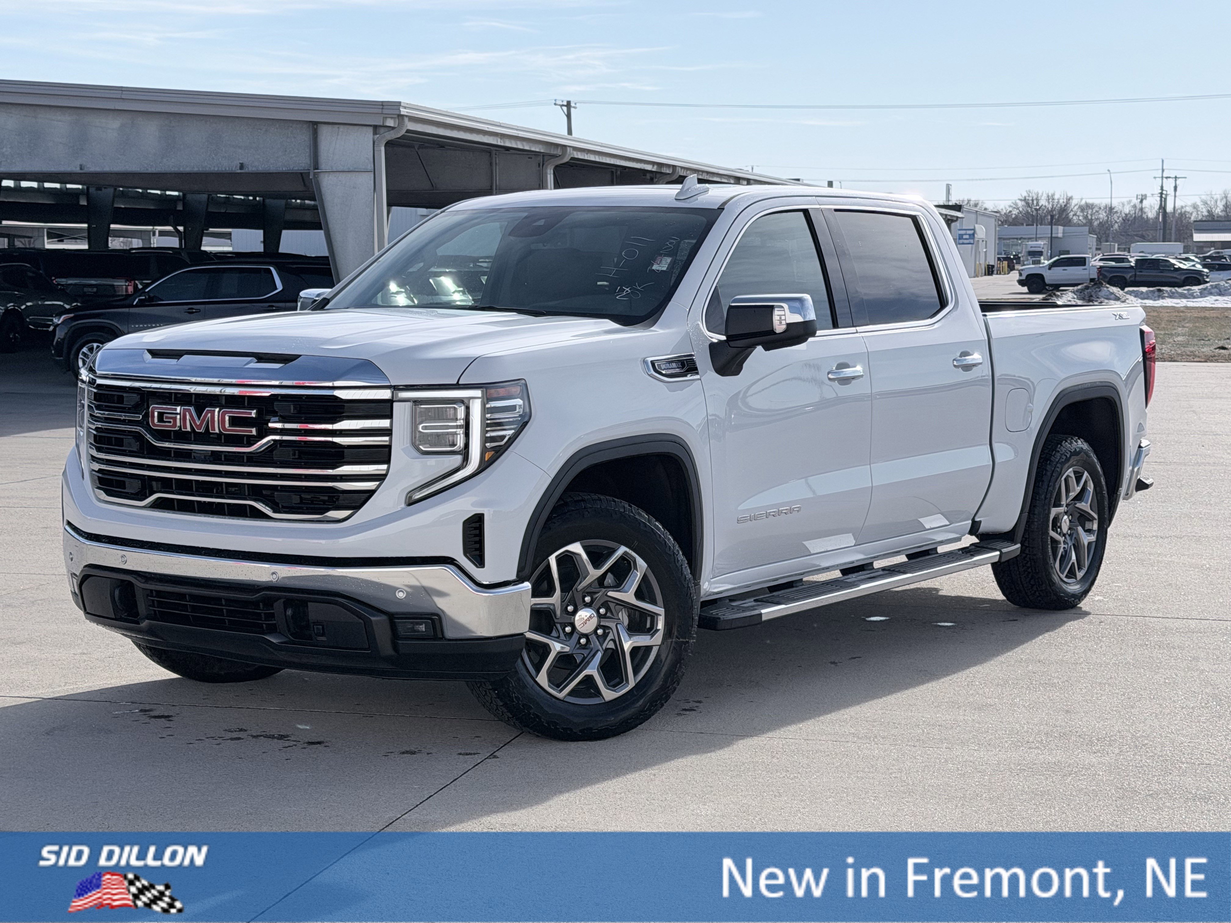 2026 GMC Sierra 1500 SLT's photo