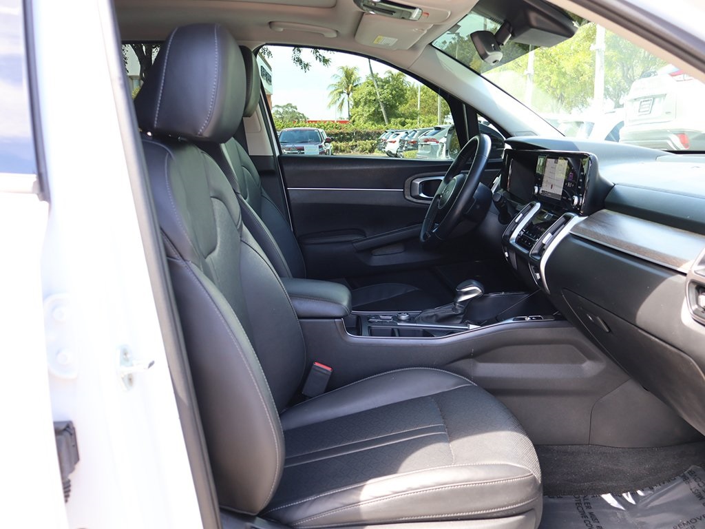 2022 Kia Sorento EX photo 25