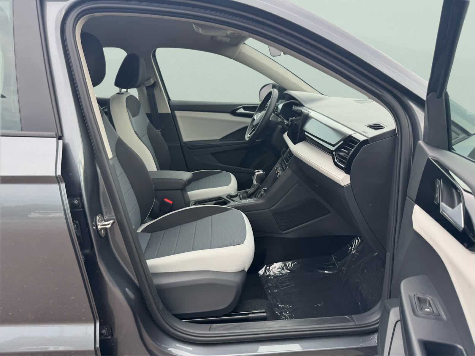 2025 Volkswagen Taos S photo 36