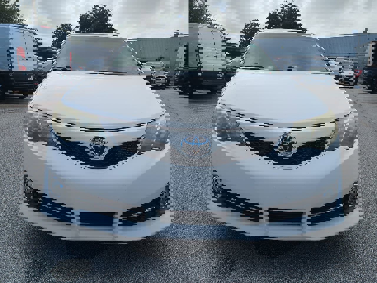 2013 Toyota Camry SE photo 6