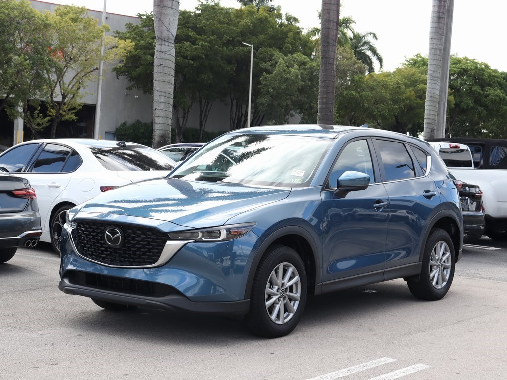 2023 Mazda CX-5 S Preferred package's photo