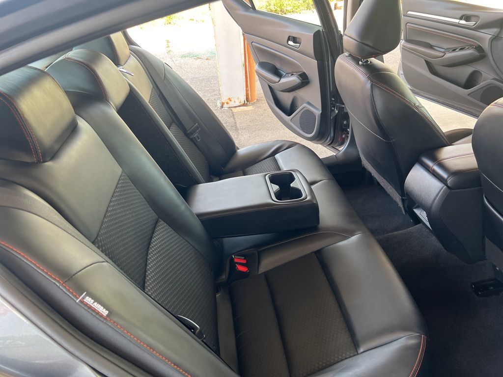 2023 Nissan Altima SR photo 12