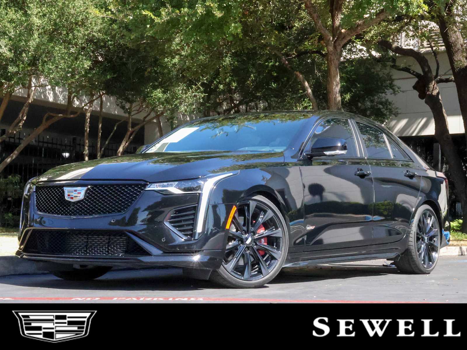 2023 Cadillac CT4 V-Series's photo