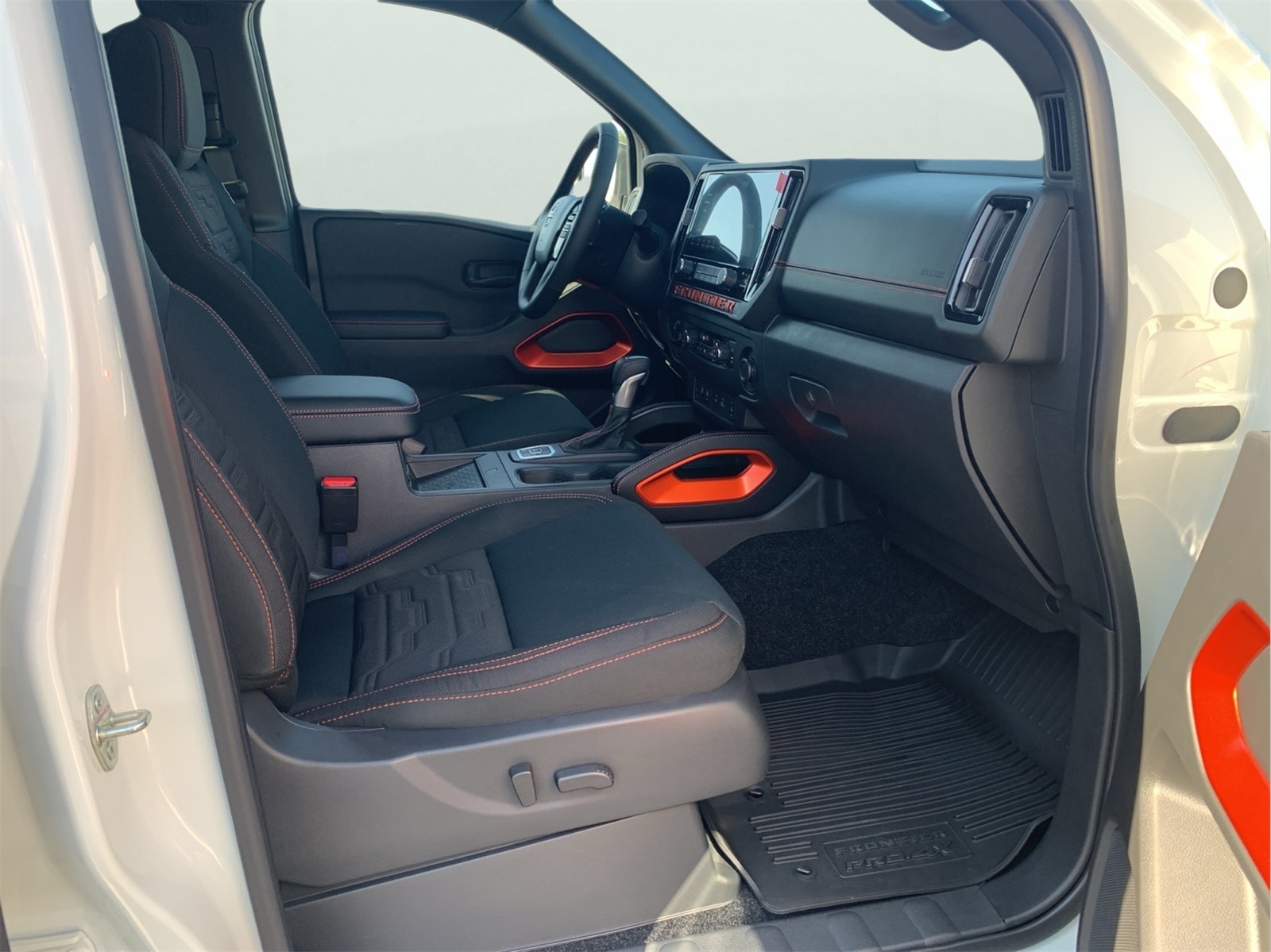 2026 Nissan Frontier Crew Cab PRO-4X photo 26