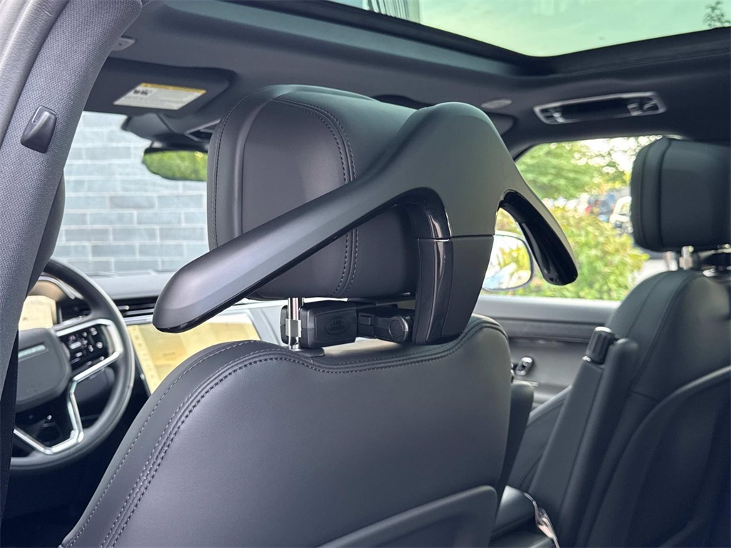 2025 Land Rover Range Rover Sport SE photo 15