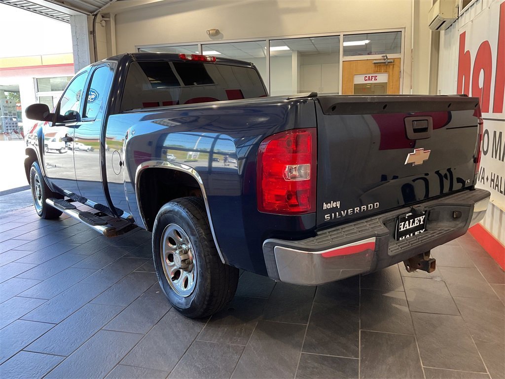 2010 Chevrolet Silverado 1500 Work Truck photo 3