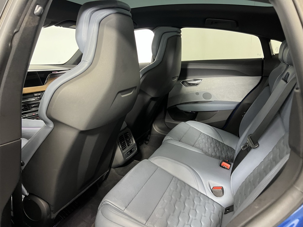 2024 Audi e-tron GT Premium Plus photo 23