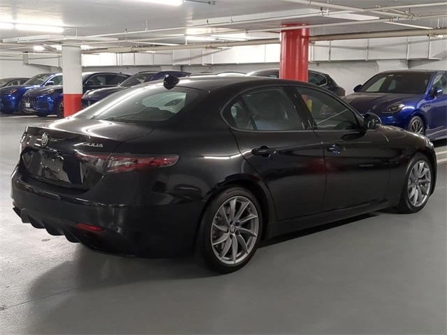 2025 Alfa Romeo Giulia Base photo 7