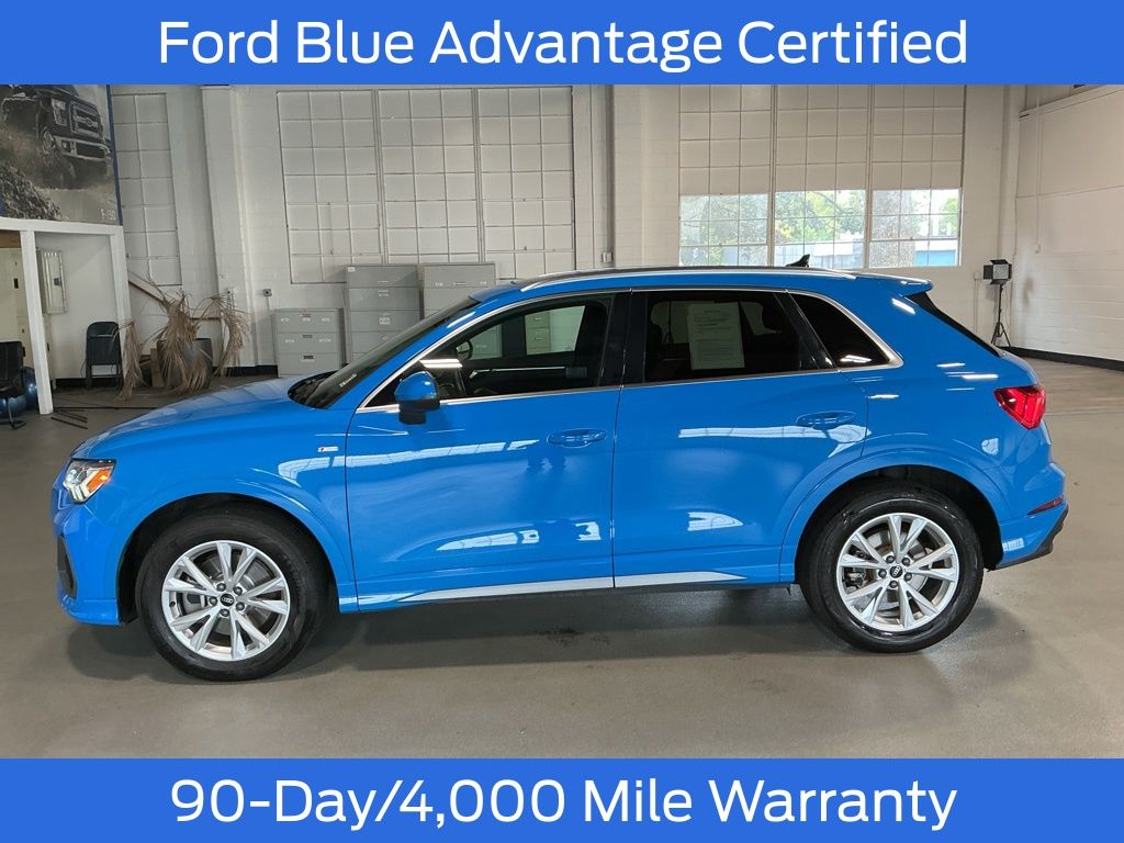 2023 Audi Q3 S line Premium photo 2