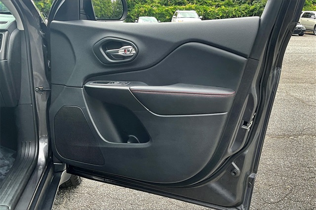 2020 Jeep Cherokee Trailhawk photo 22