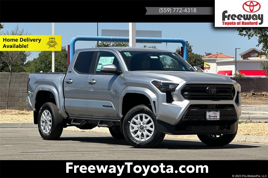 2025 Toyota Tacoma SR5's photo