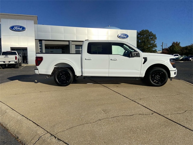 2025 Ford F-150 XLT photo 2