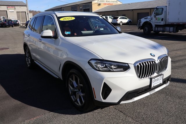 2022 BMW X3 30i's photo