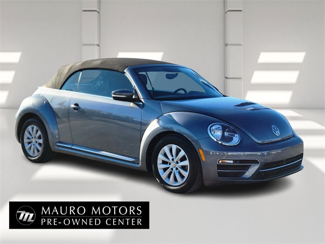 2019 Volkswagen Beetle S's photo