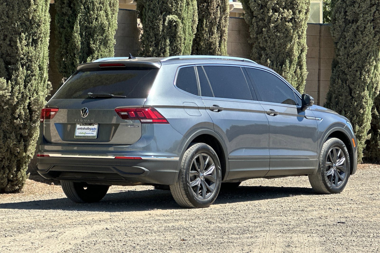 2022 Volkswagen Tiguan SE photo 4