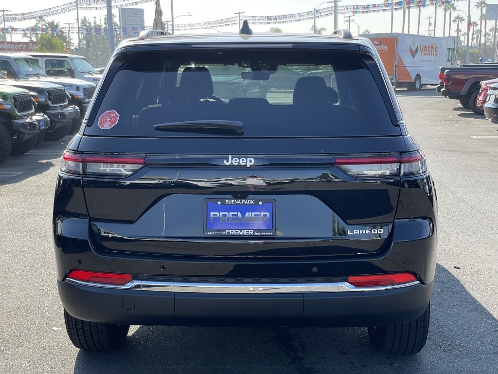 2025 Jeep Grand Cherokee Laredo X photo 5
