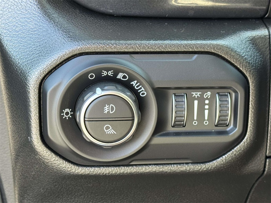 2022 Jeep Gladiator Altitude photo 26