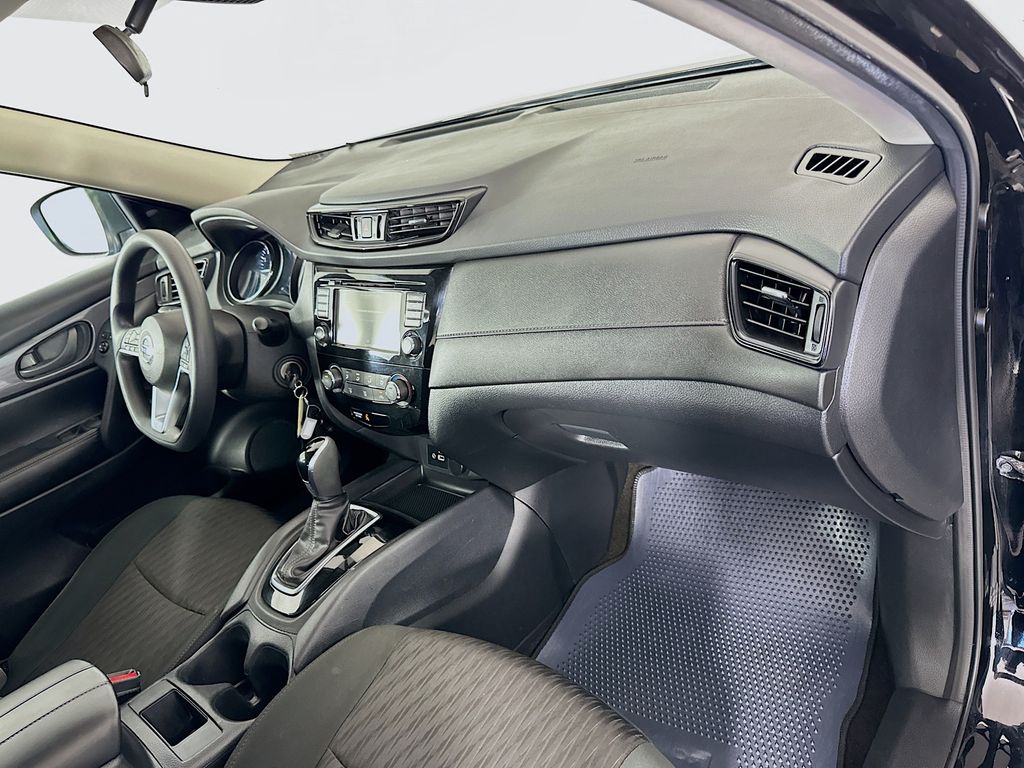 2020 Nissan Rogue S photo 28