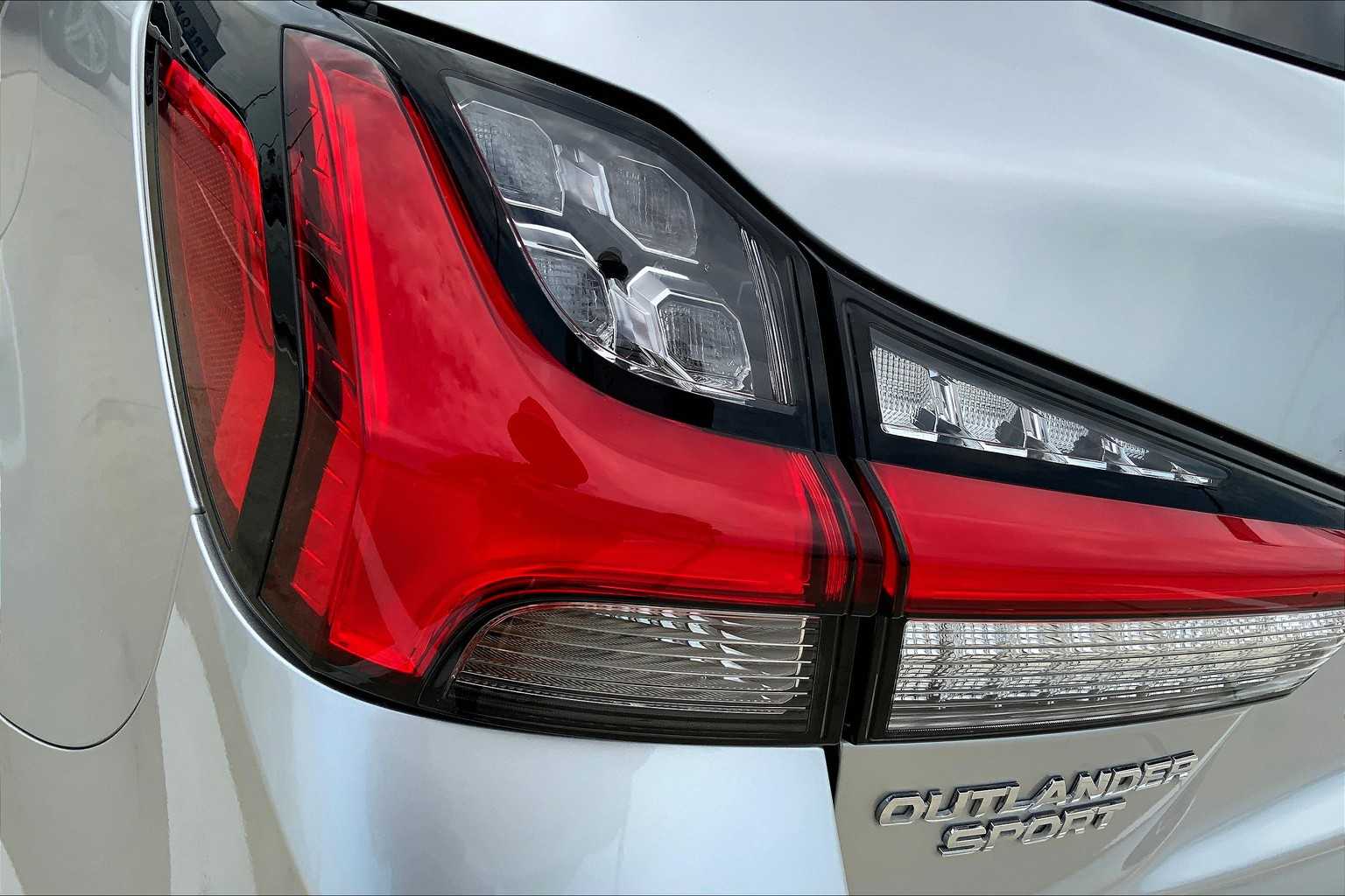 2024 Mitsubishi Outlander Sport SE photo 24