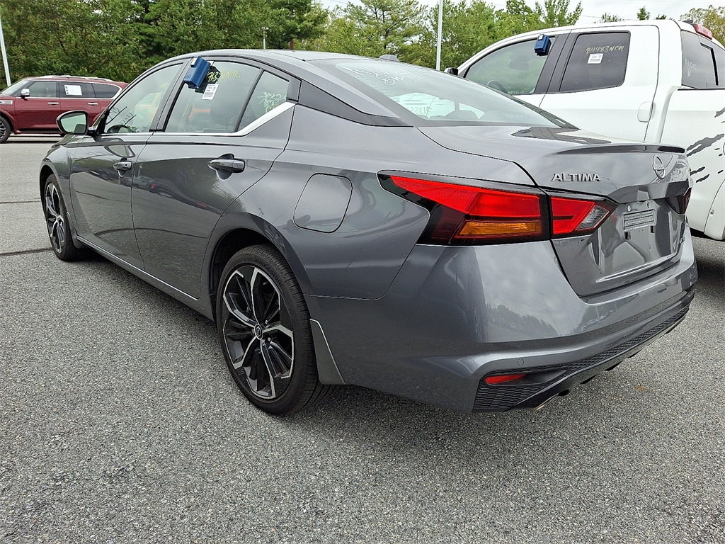 2024 Nissan Altima 2.5 SR photo 2