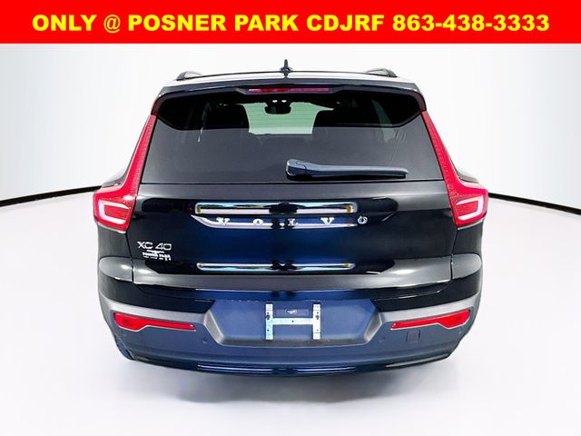 2024 Volvo XC40 Core photo 4