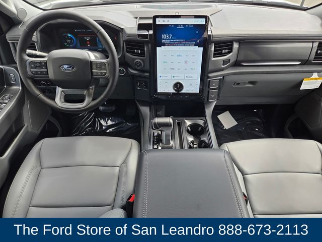 2025 Ford F-150 Lightning photo 13