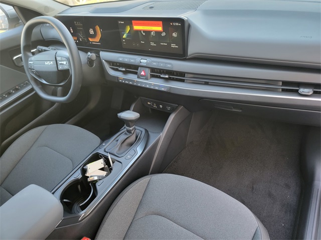 2025 Kia K4 LXS photo 18