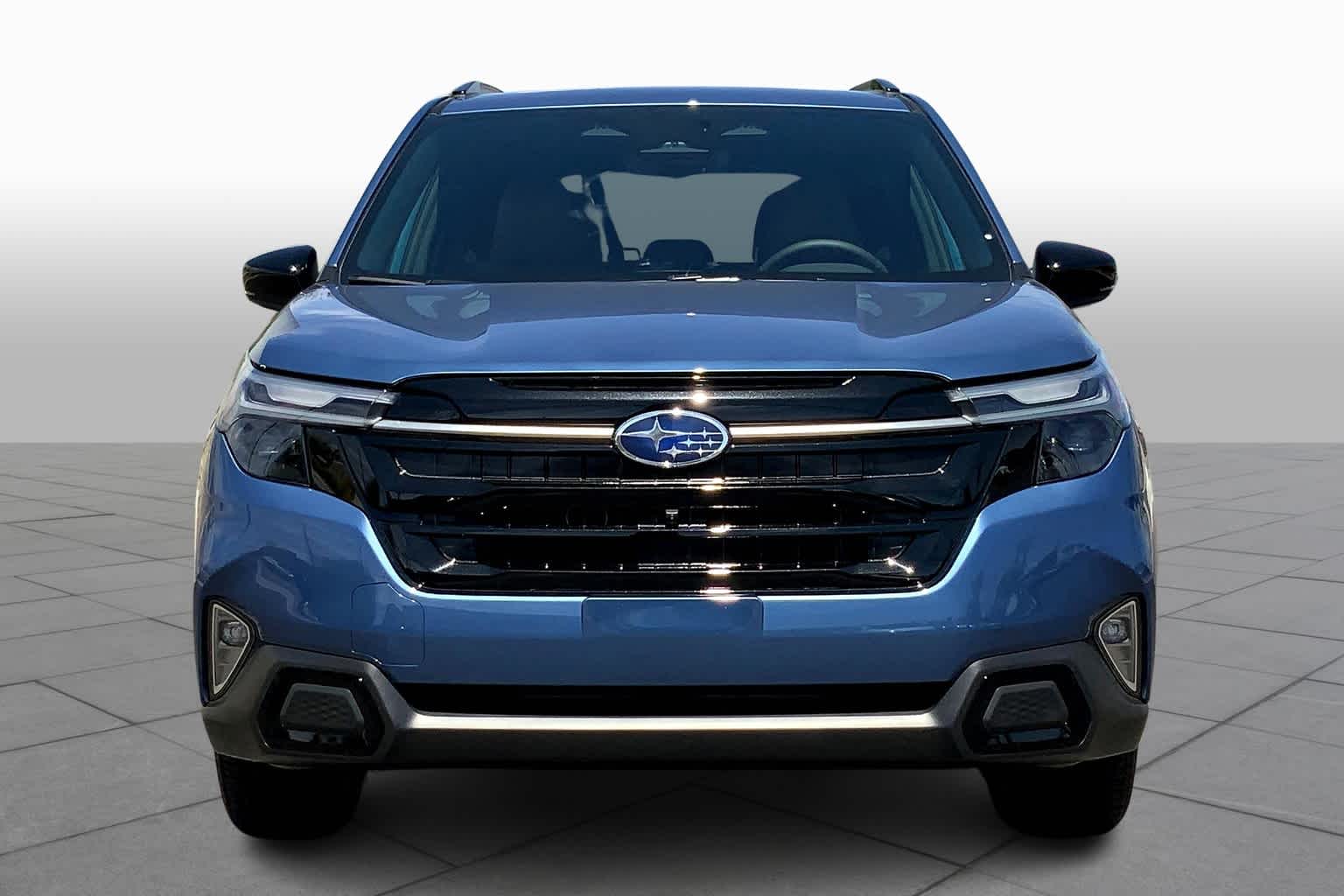 2025 Subaru Forester Touring photo 3