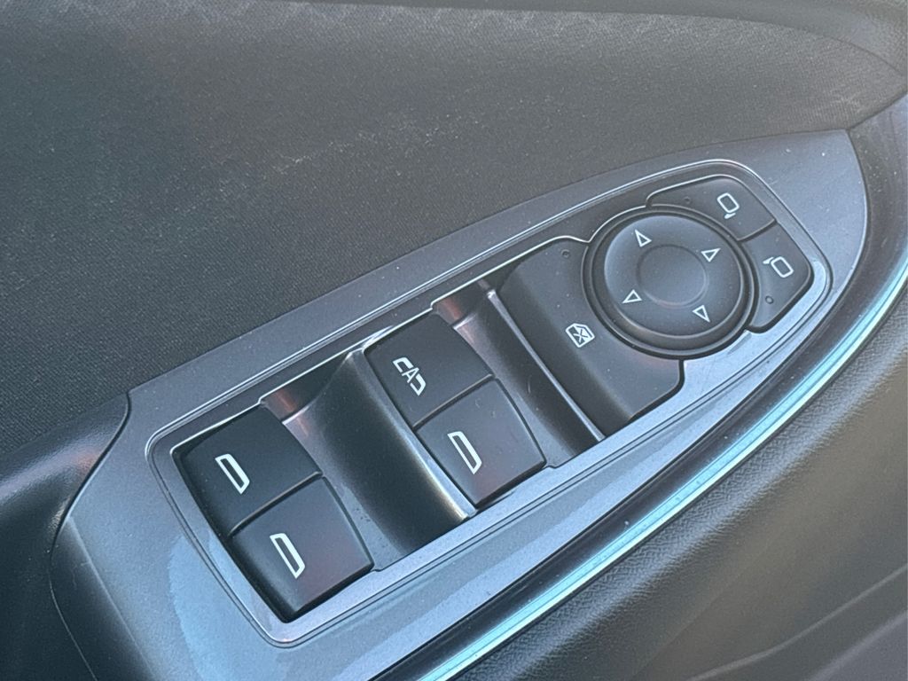 2017 Chevrolet Malibu 1LT photo 26