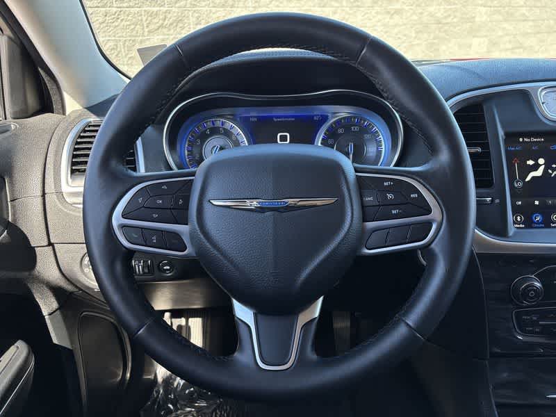 2020 Chrysler 300 Touring photo 18
