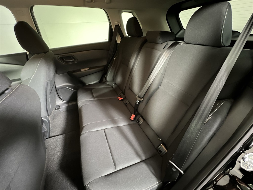 2025 Nissan Rogue S photo 24