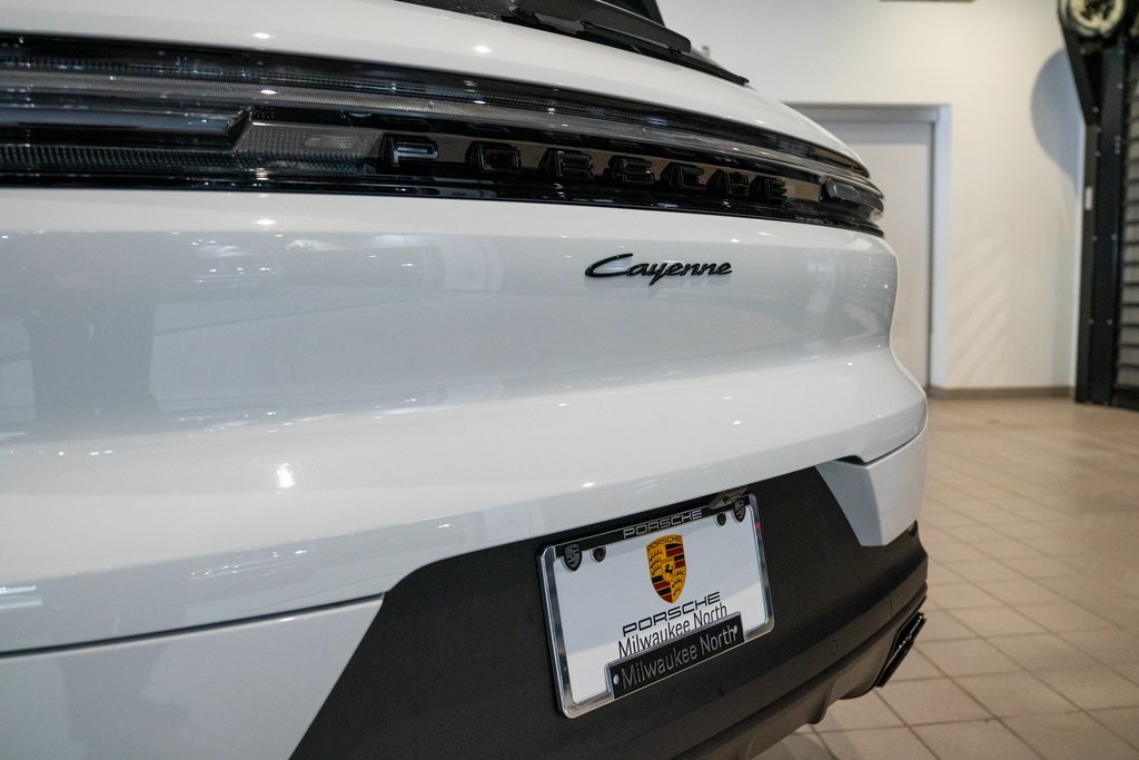 2025 Porsche Cayenne photo 11