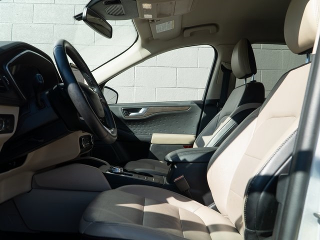 2020 Ford Escape Titanium photo 17